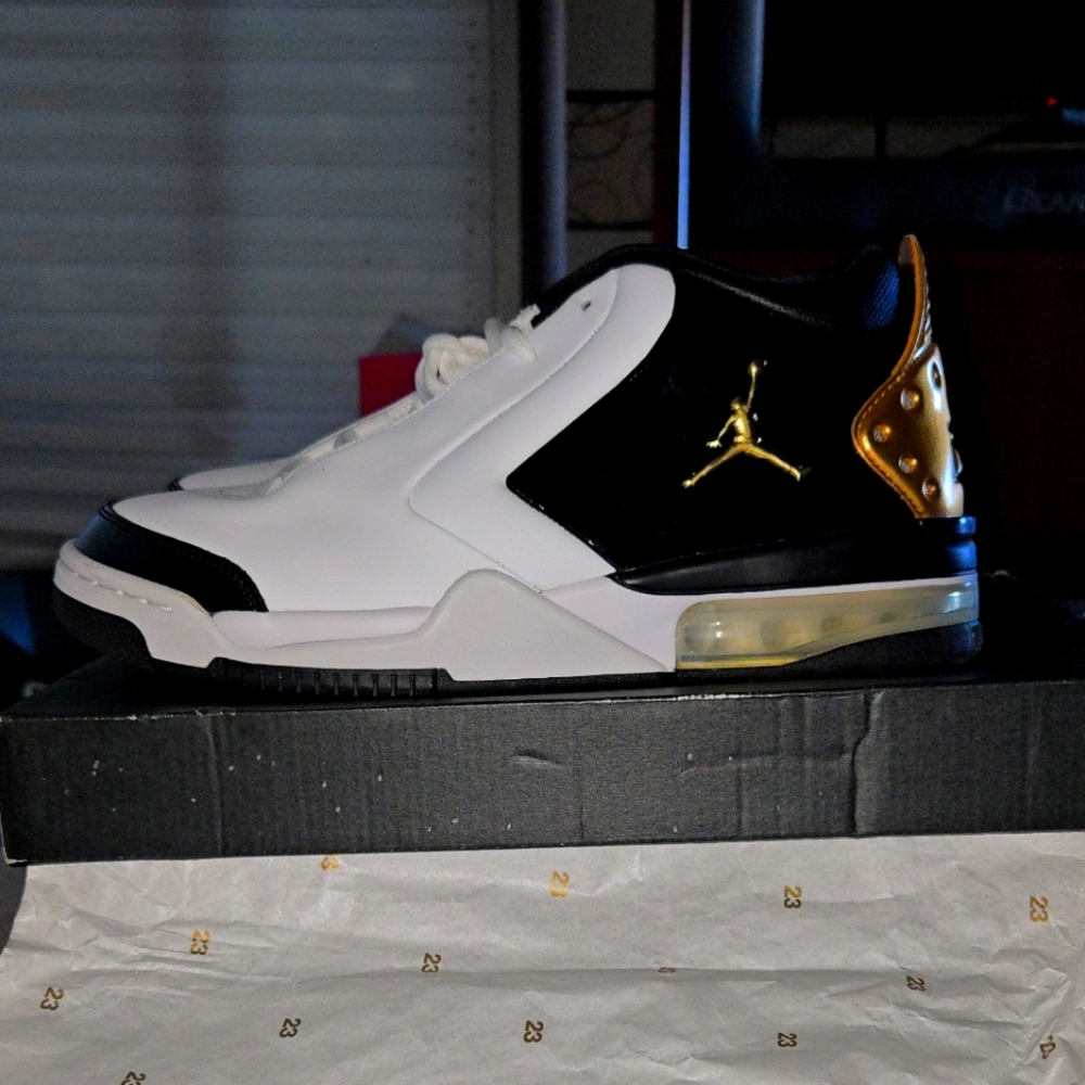 NEW JORDAN AIR BIG FUND PREMIUM WHITE METALIC GOLD BLCK (LIMITED EDITION)!!!